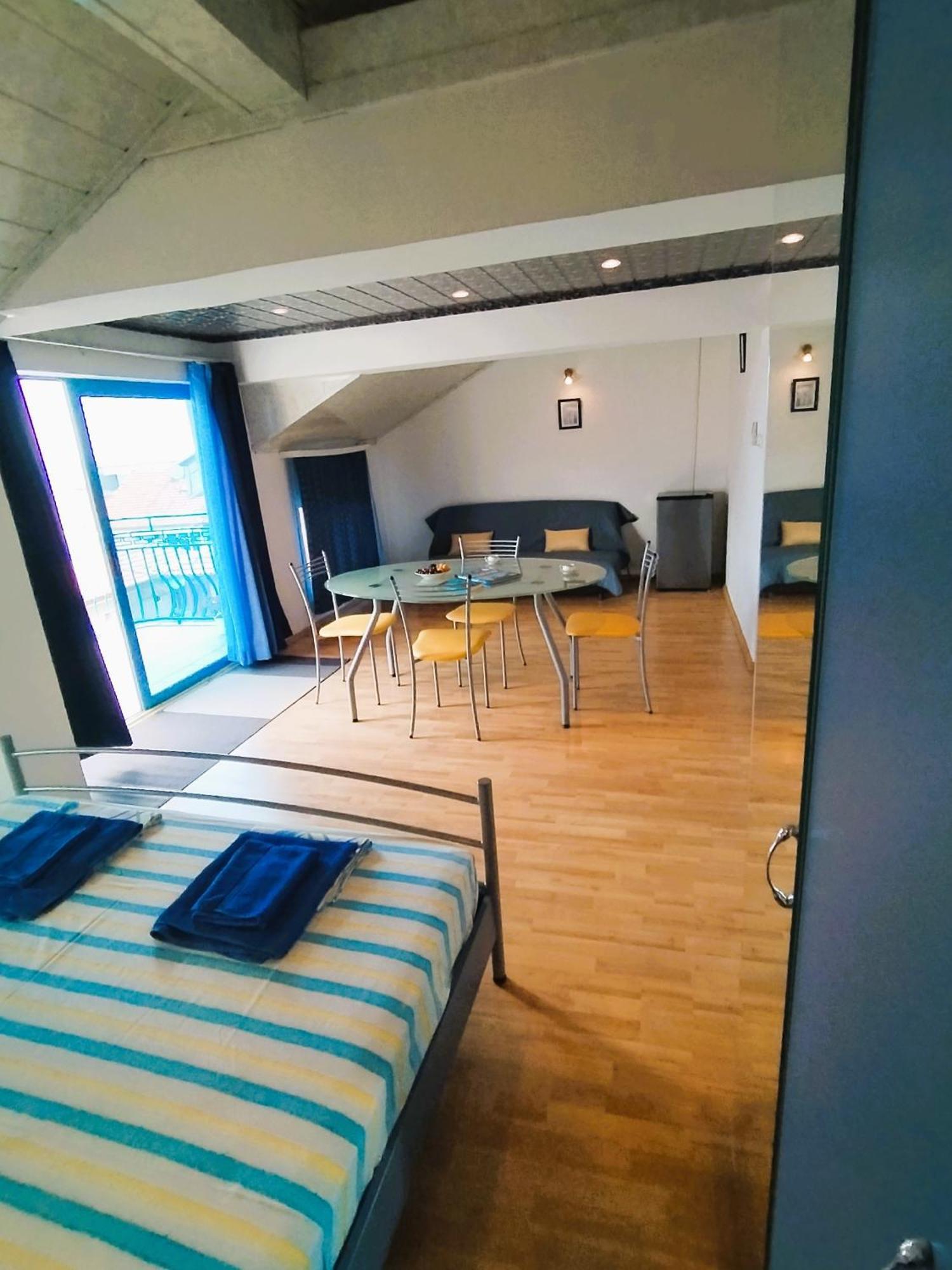 Lira Sto Apartments Πομόριε Εξωτερικό φωτογραφία