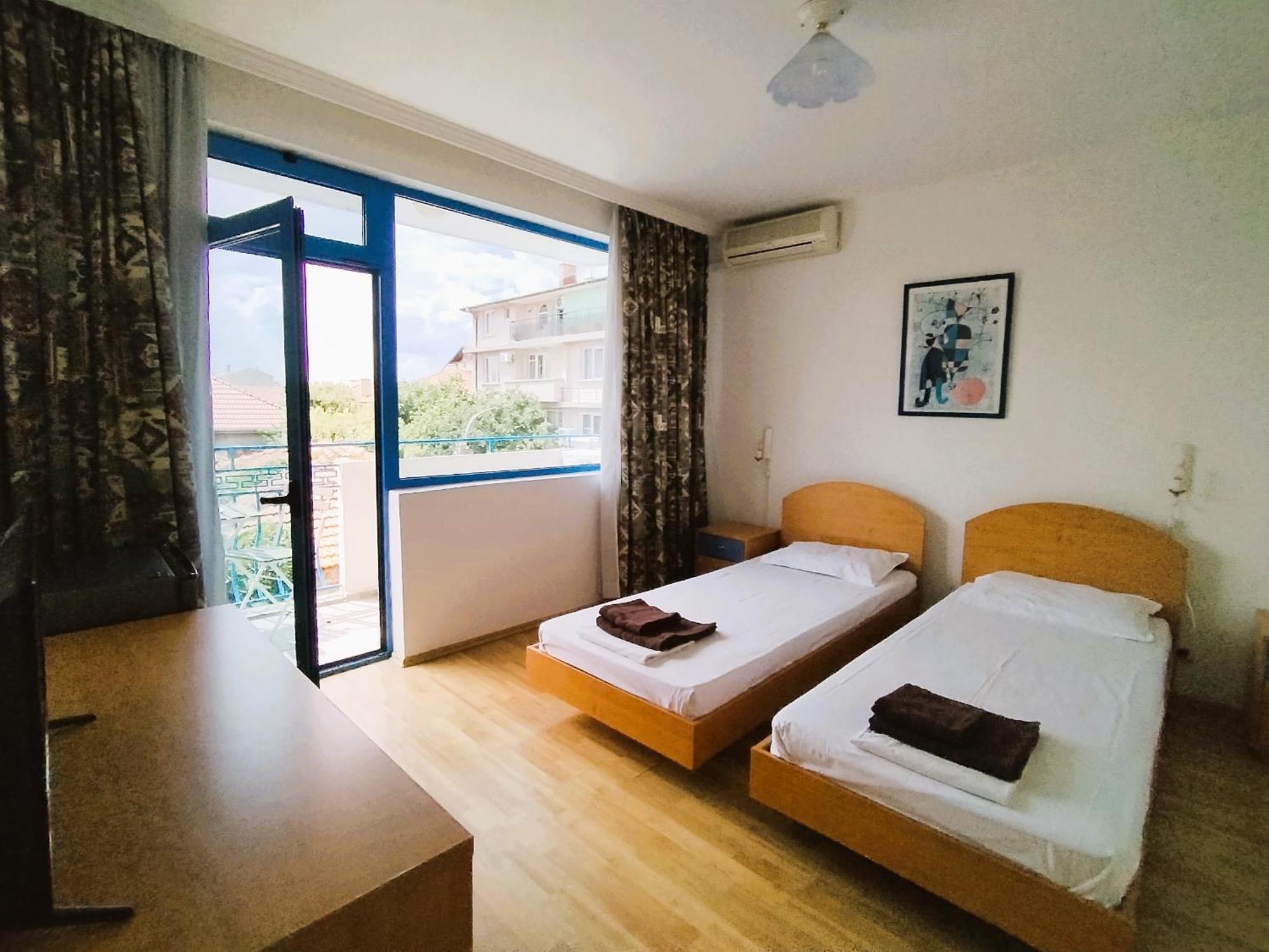 Lira Sto Apartments Πομόριε Εξωτερικό φωτογραφία