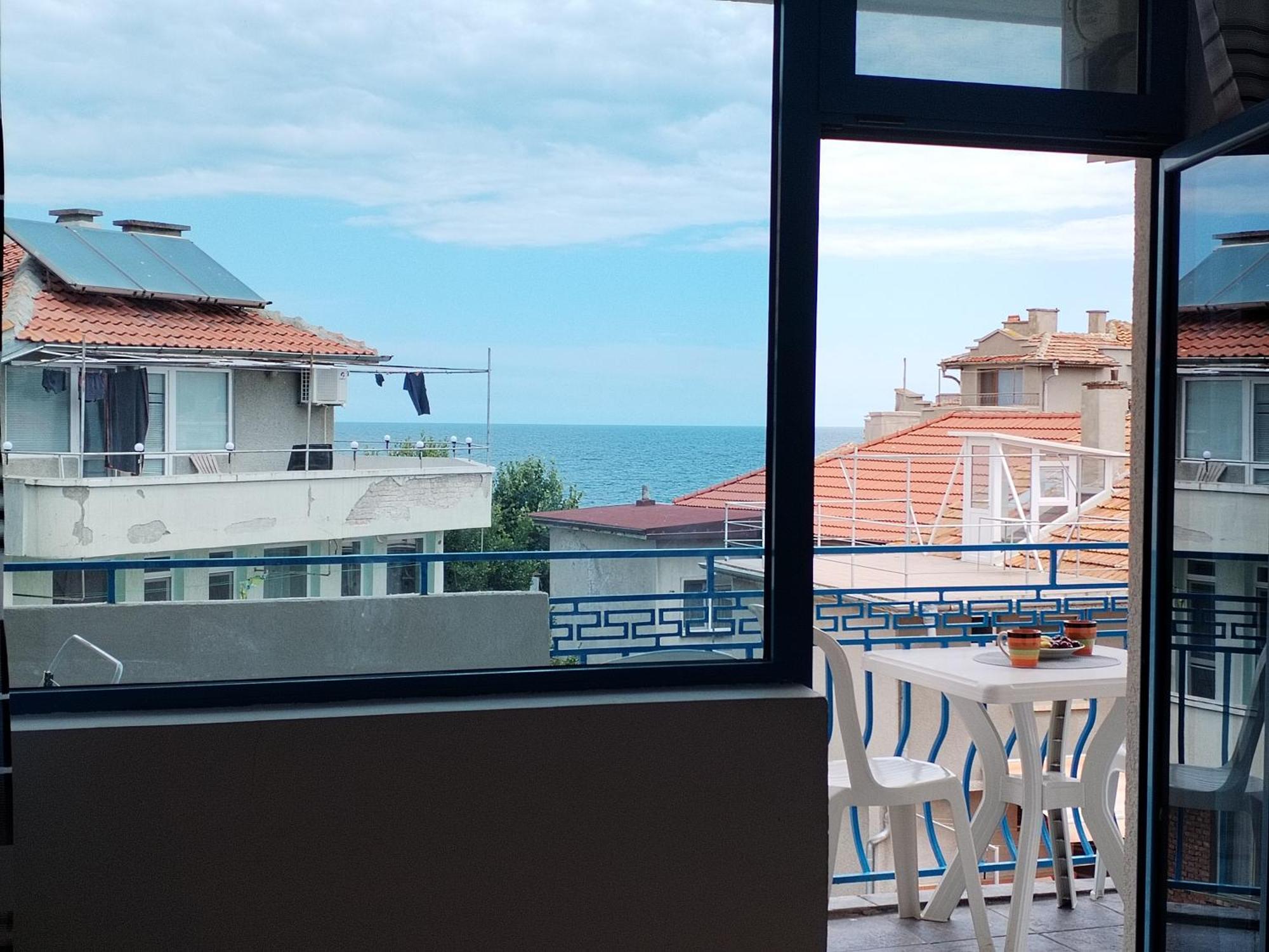 Lira Sto Apartments Πομόριε Εξωτερικό φωτογραφία
