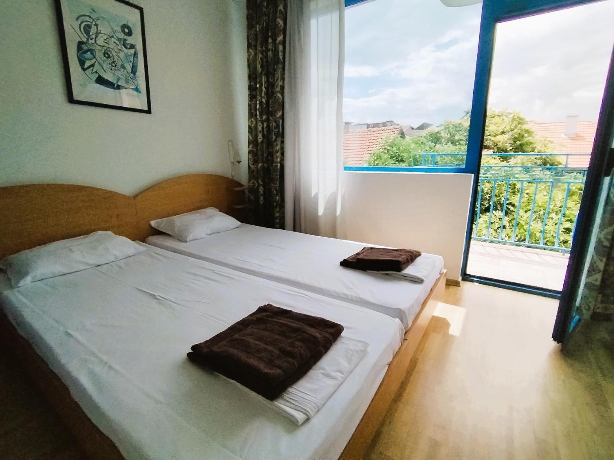 Lira Sto Apartments Πομόριε Εξωτερικό φωτογραφία