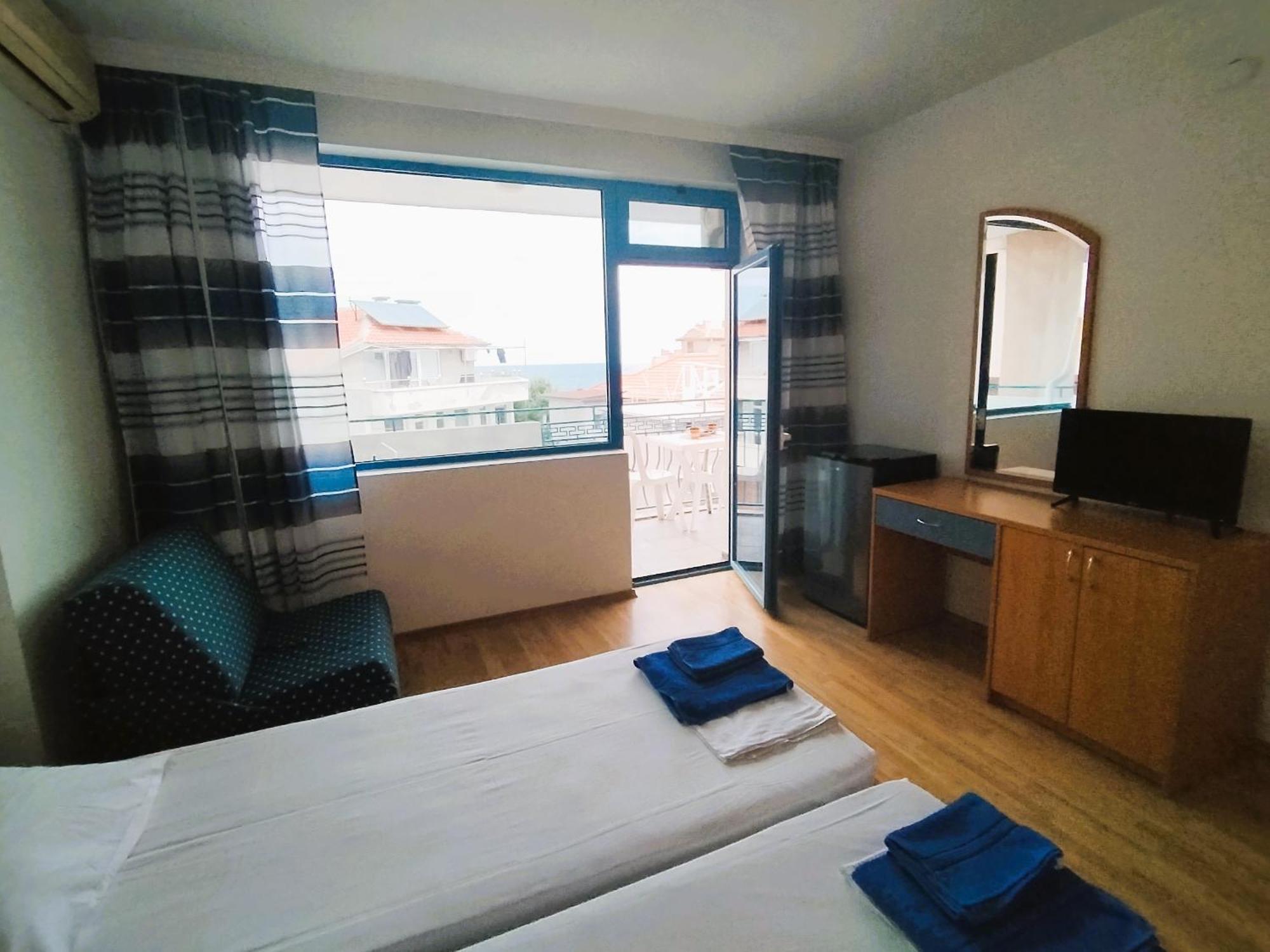 Lira Sto Apartments Πομόριε Εξωτερικό φωτογραφία
