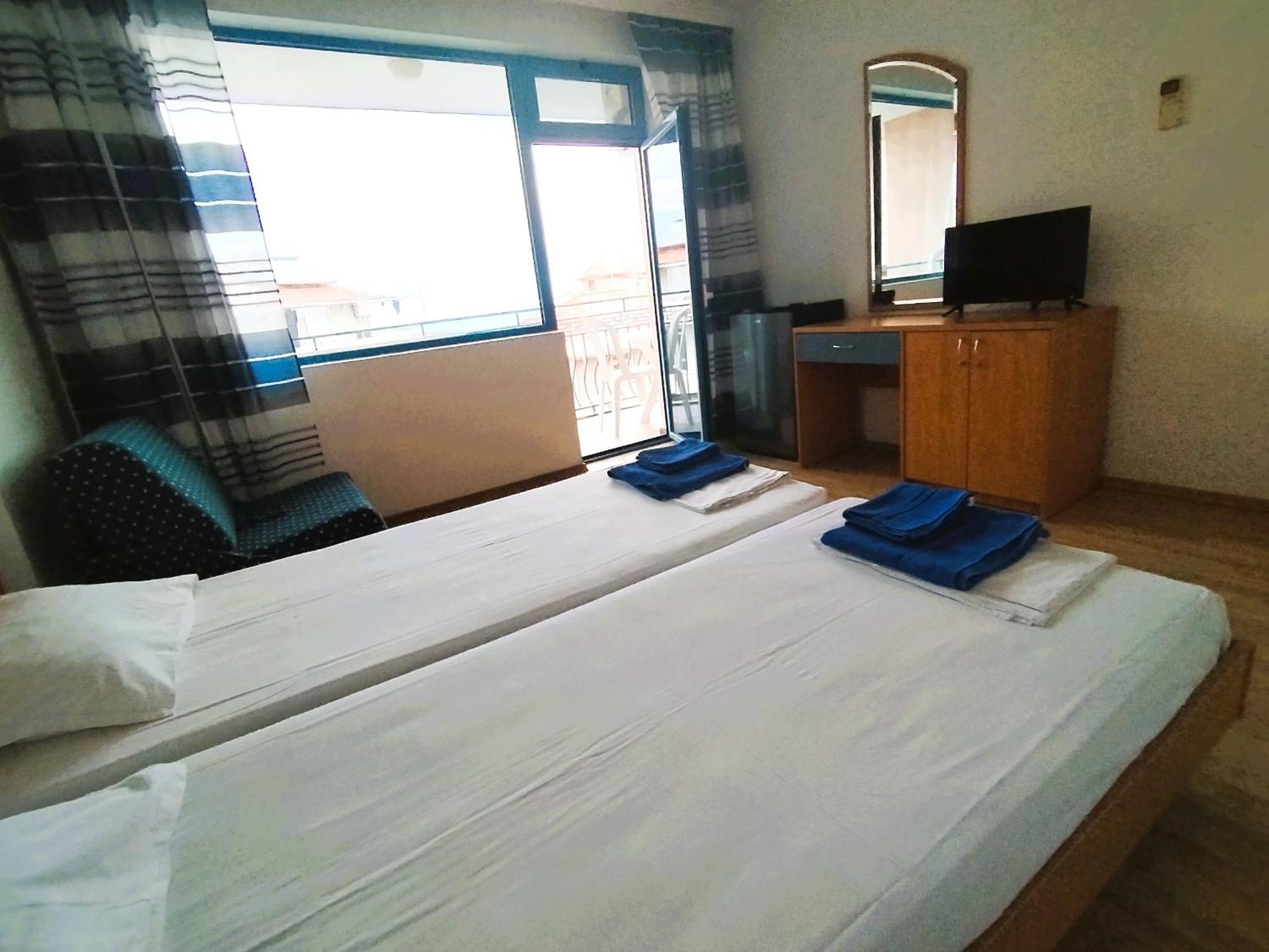 Lira Sto Apartments Πομόριε Εξωτερικό φωτογραφία