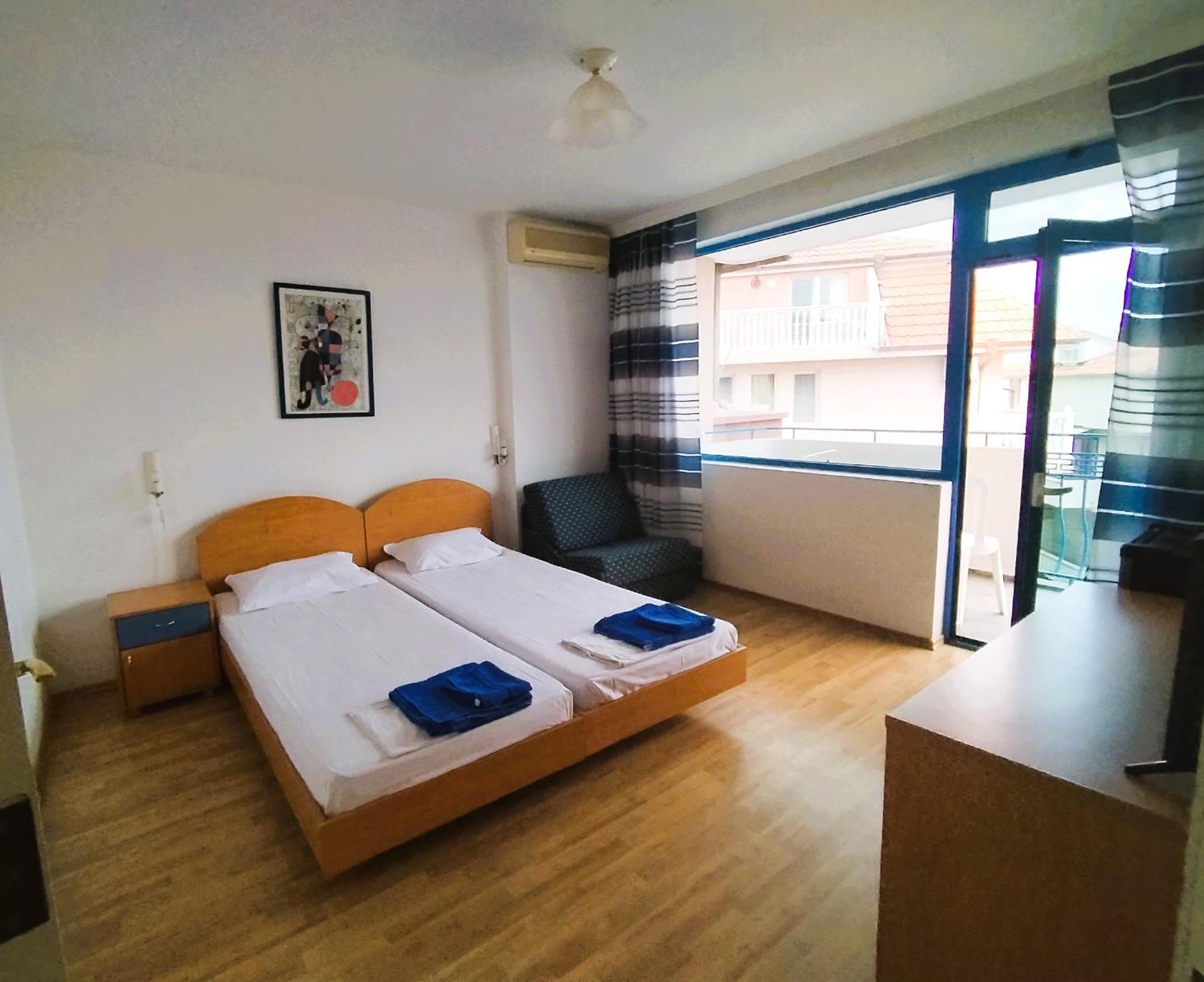 Lira Sto Apartments Πομόριε Εξωτερικό φωτογραφία