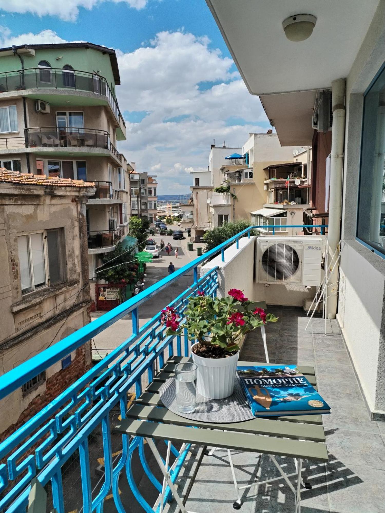 Lira Sto Apartments Πομόριε Εξωτερικό φωτογραφία