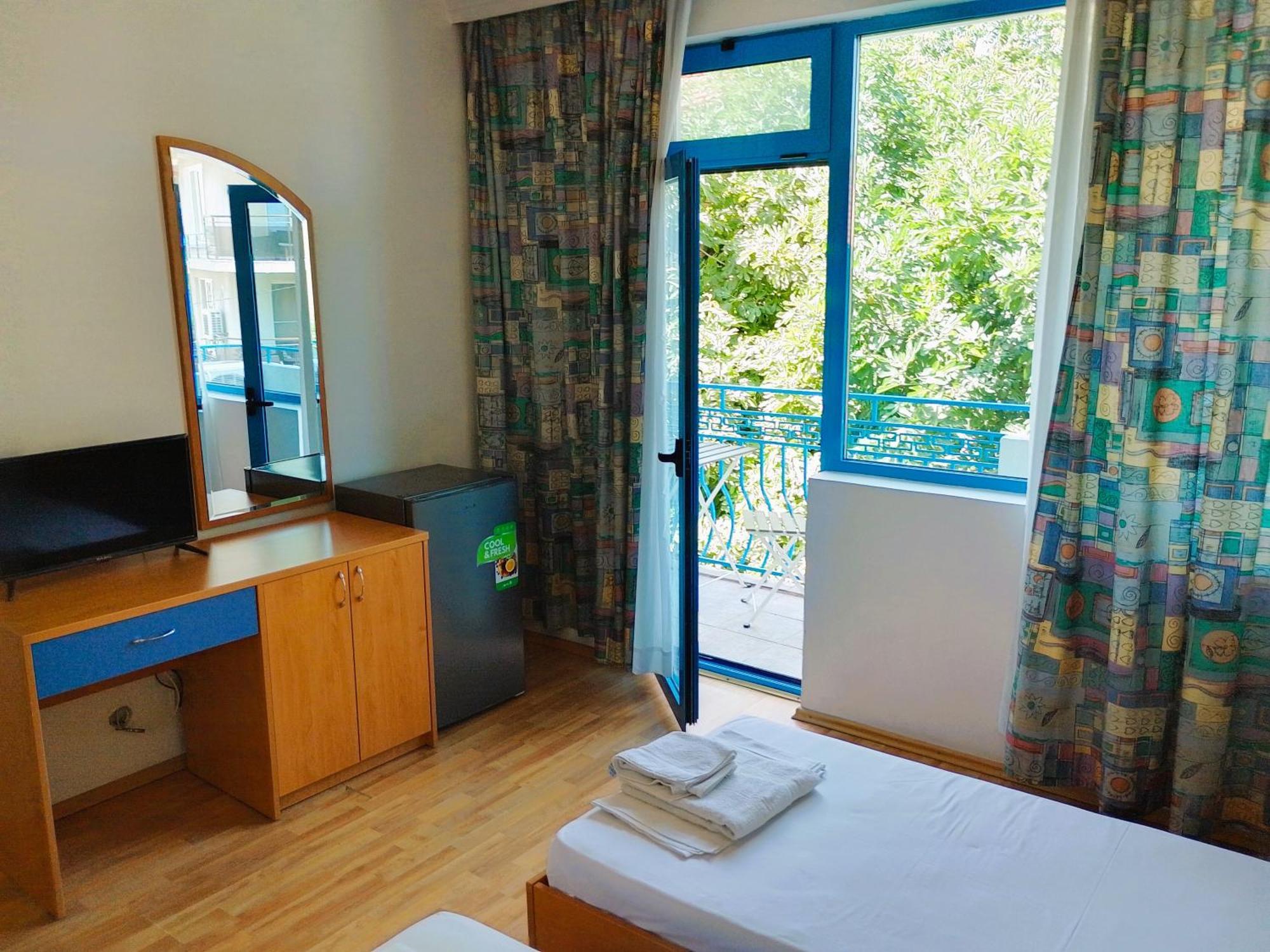 Lira Sto Apartments Πομόριε Εξωτερικό φωτογραφία