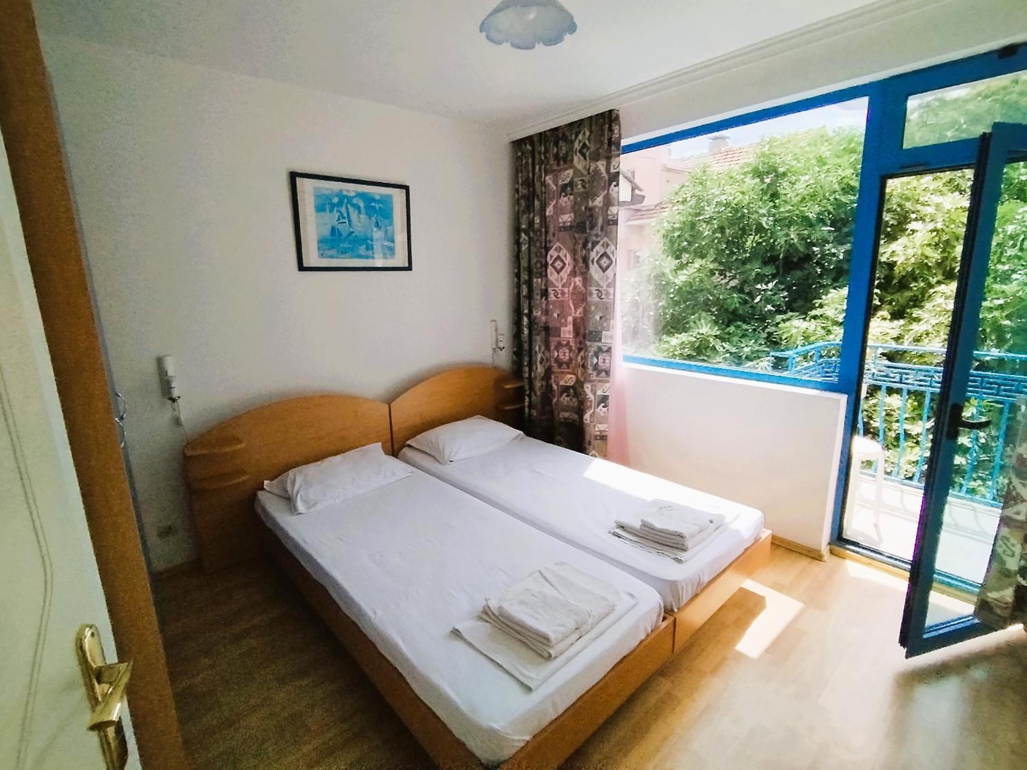 Lira Sto Apartments Πομόριε Εξωτερικό φωτογραφία