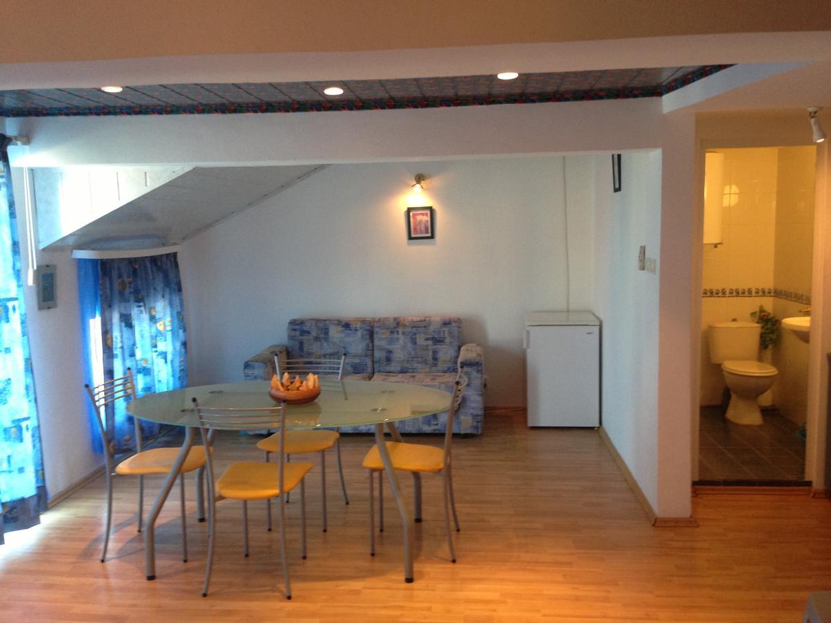 Lira Sto Apartments Πομόριε Εξωτερικό φωτογραφία